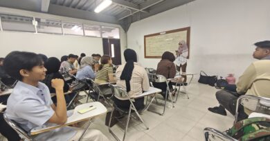 Hari Pertama Kuliah Tahun Akademik 2026/2027 Maba Beradaptasi, Mahasiswa Akhir Kejar Target! Hari Pertama Kuliah Tahun Akademik 2026/2027 Maba Beradaptasi, Mahasiswa Akhir Kejar Target!